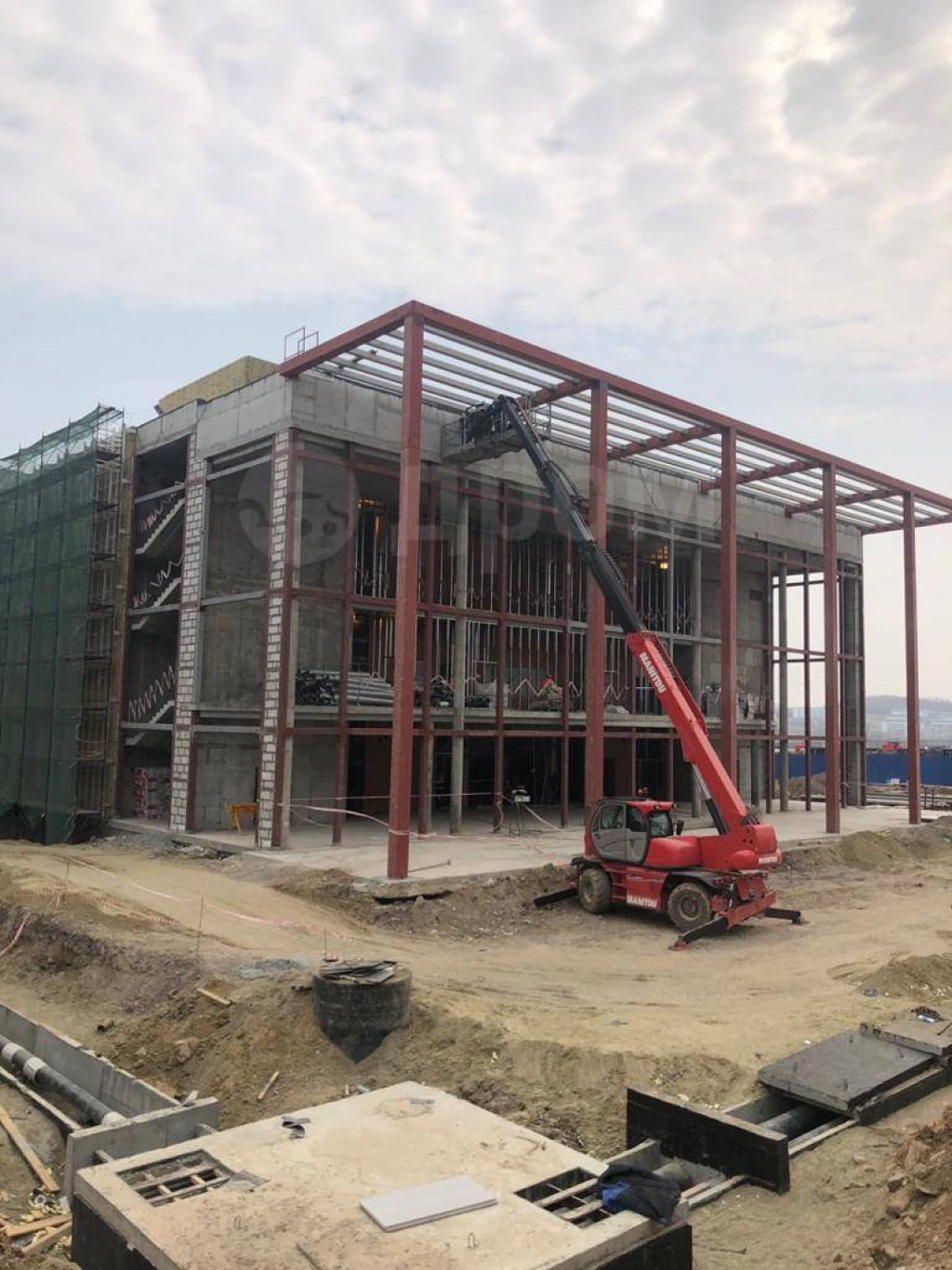 Услуги / аренда телескопического погрузчика Manitou