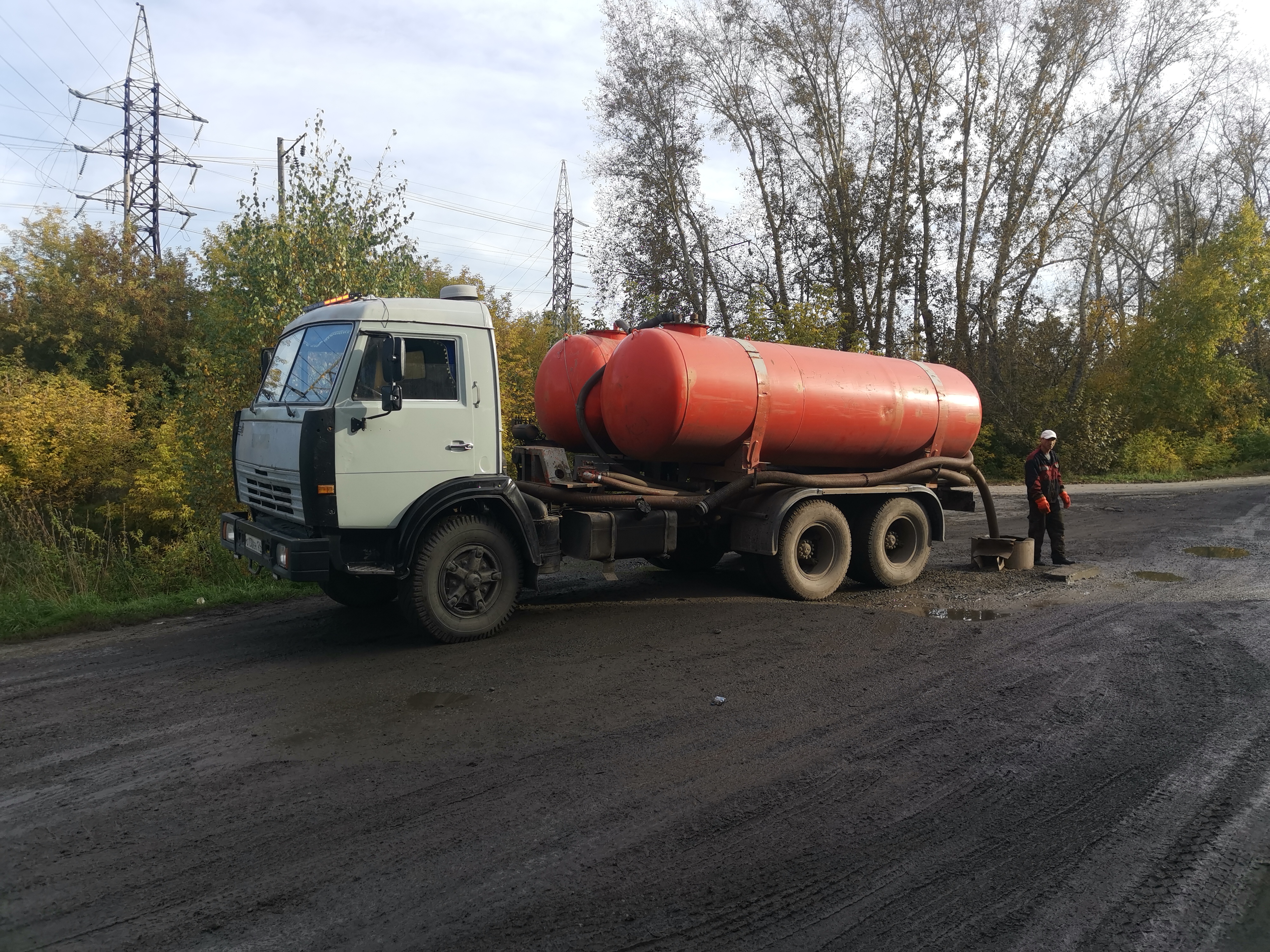 Услуги асенизатора, откачка септиков