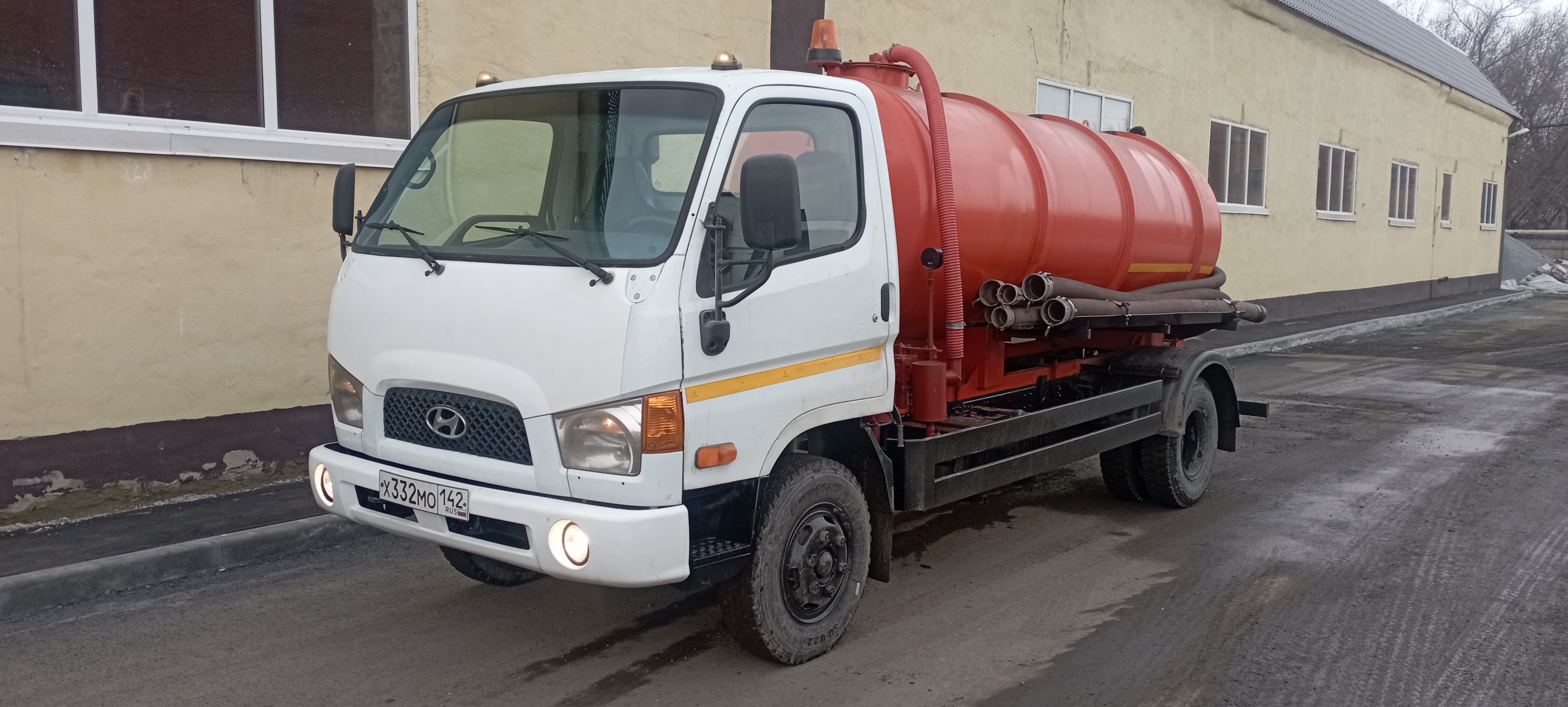 Услуги ассенизатора КамАЗ 10м3, ГАЗ 4м3
