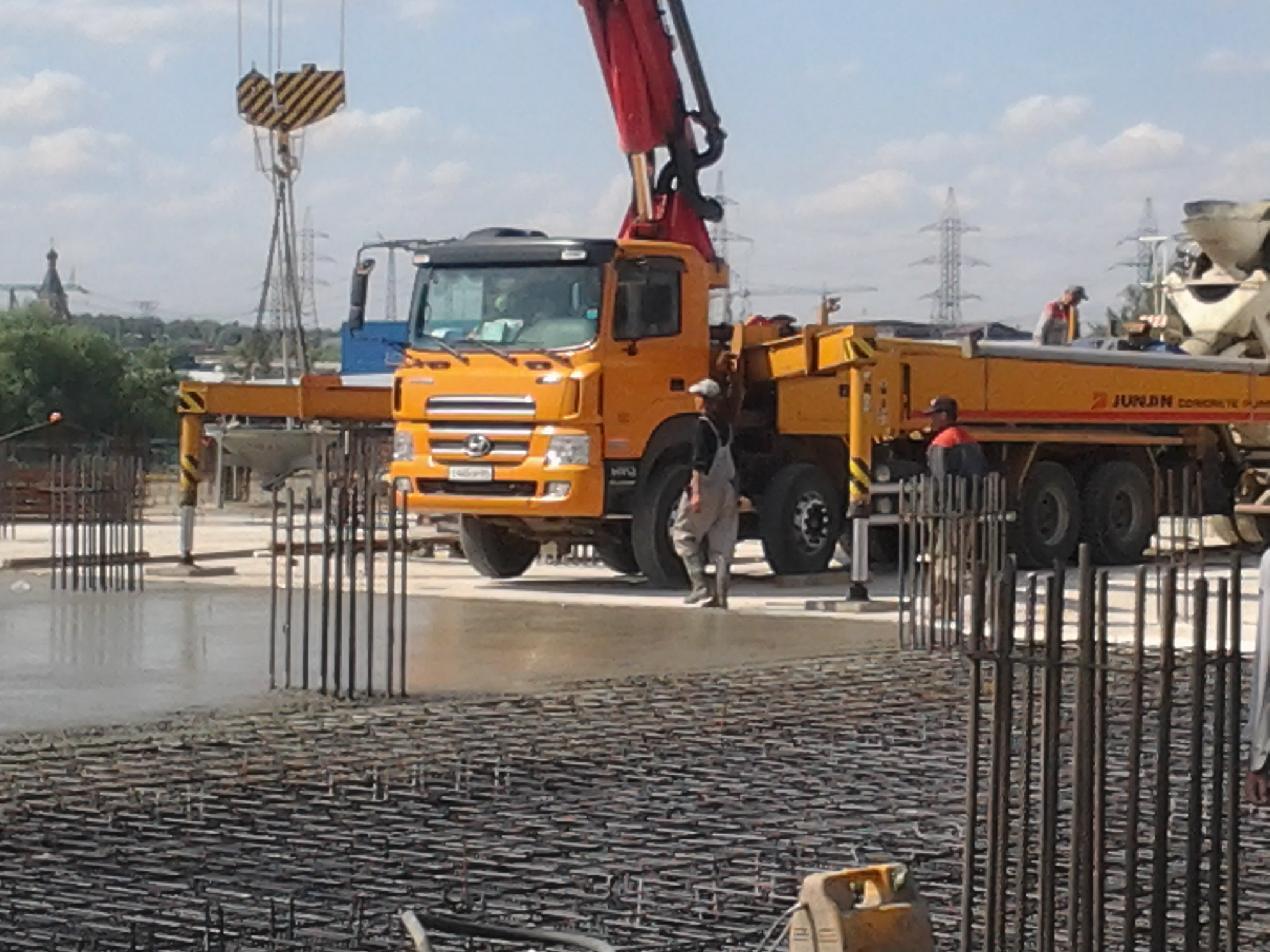 Услуги автобетононасоса аренда, заказ
