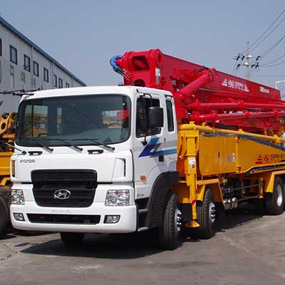 Услуги автобетононасоса HYUNDAI на любой срок в МО