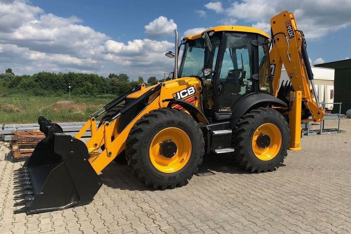 Услуги экскаватора- погрузчика JCB 4CX