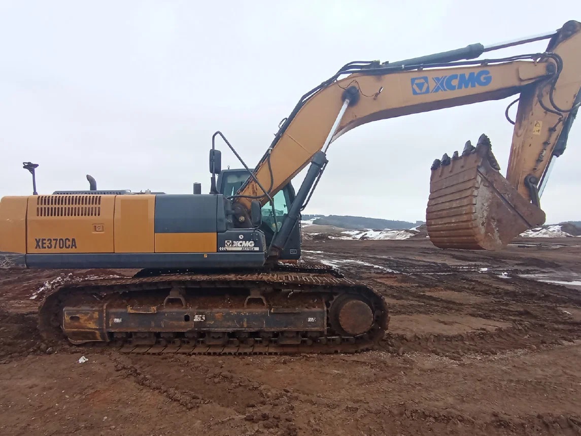 Услуги экскаватора XCMG 370 с гидромолотом