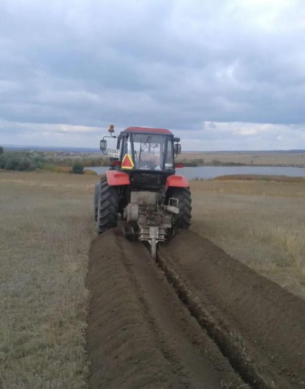 Услуги грунтореза (бара, траншеекопатель)