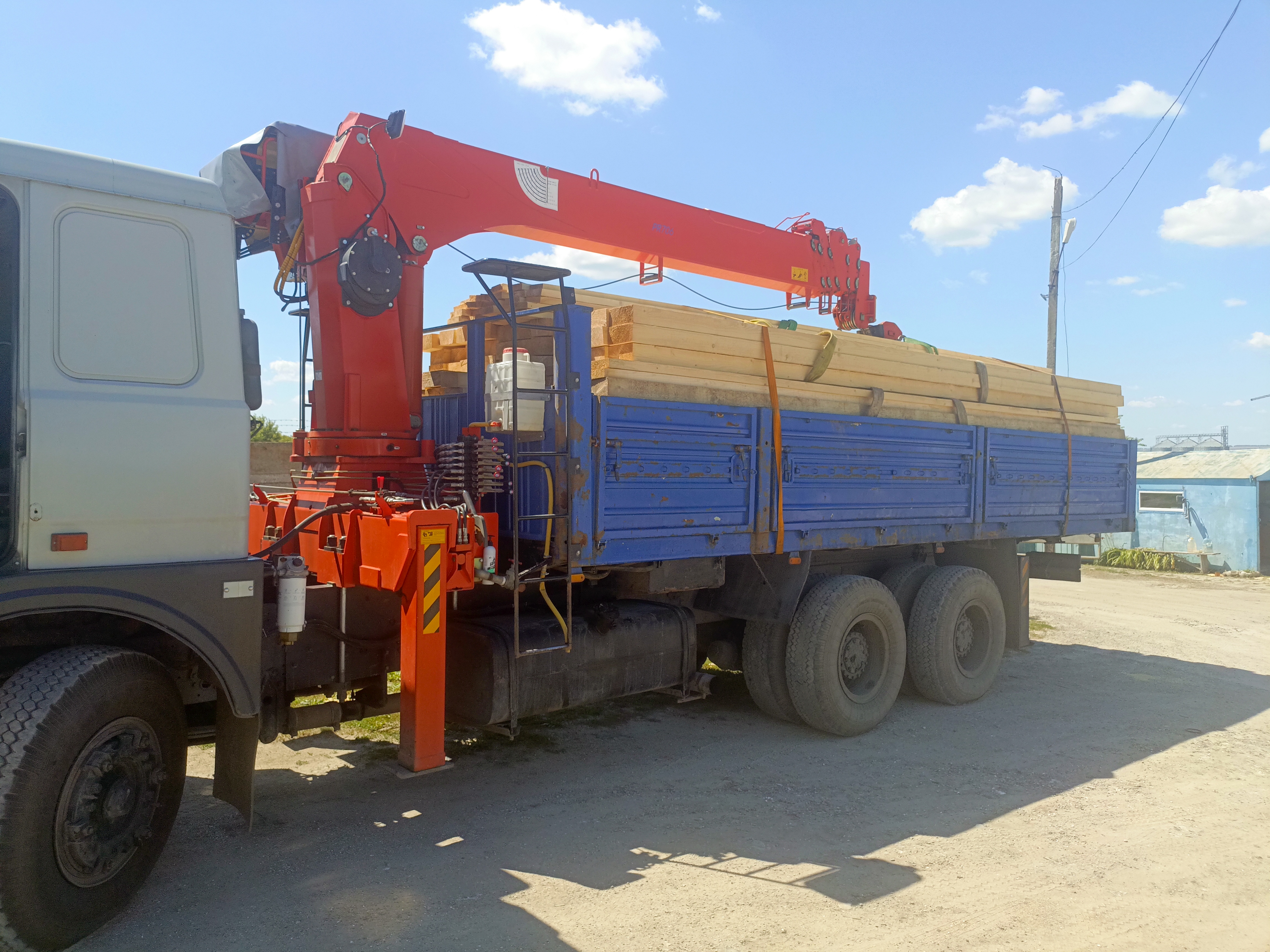 Услуги крана манипулятора с монтажной корзиной