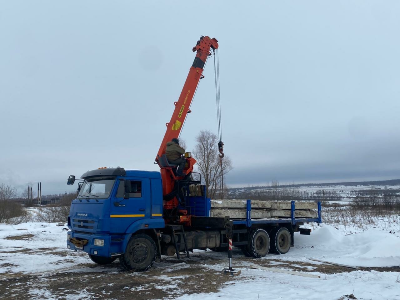 Услуги манипулятора 10 тонн. Кму 8 тонн. Вездеход
