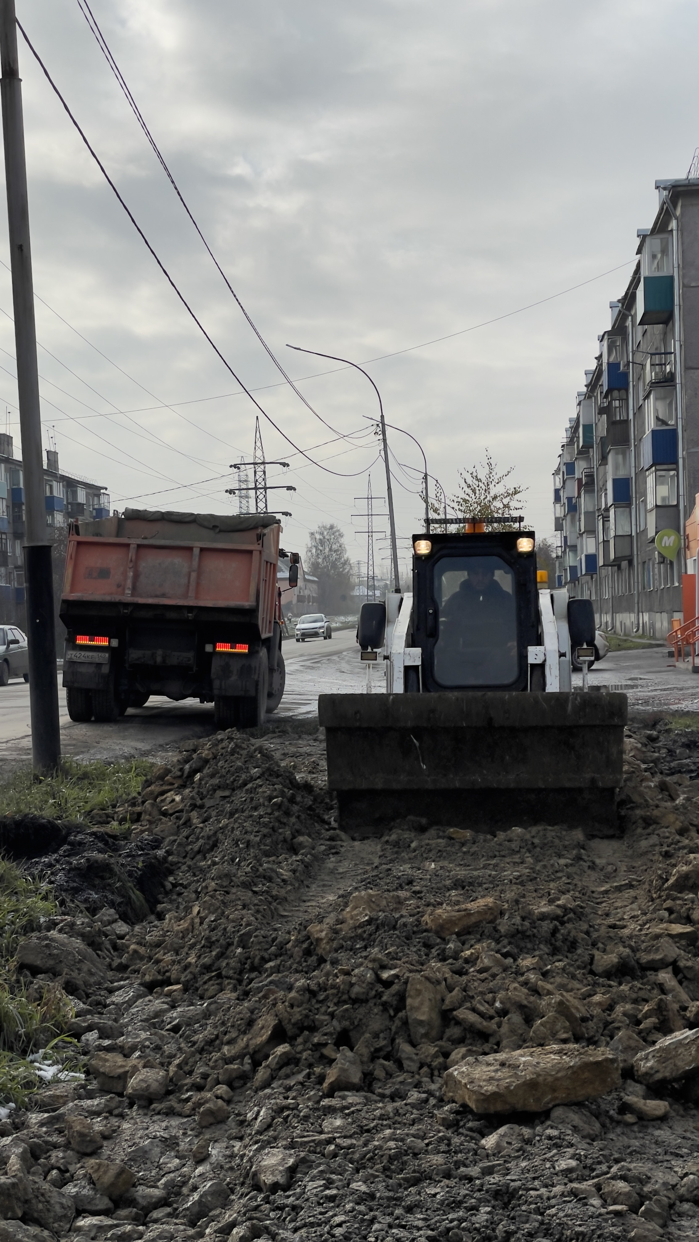 Услуги мини- погрузчика Raccoon HT65A