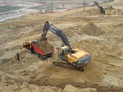 Услуги полноповоротного экскаватора