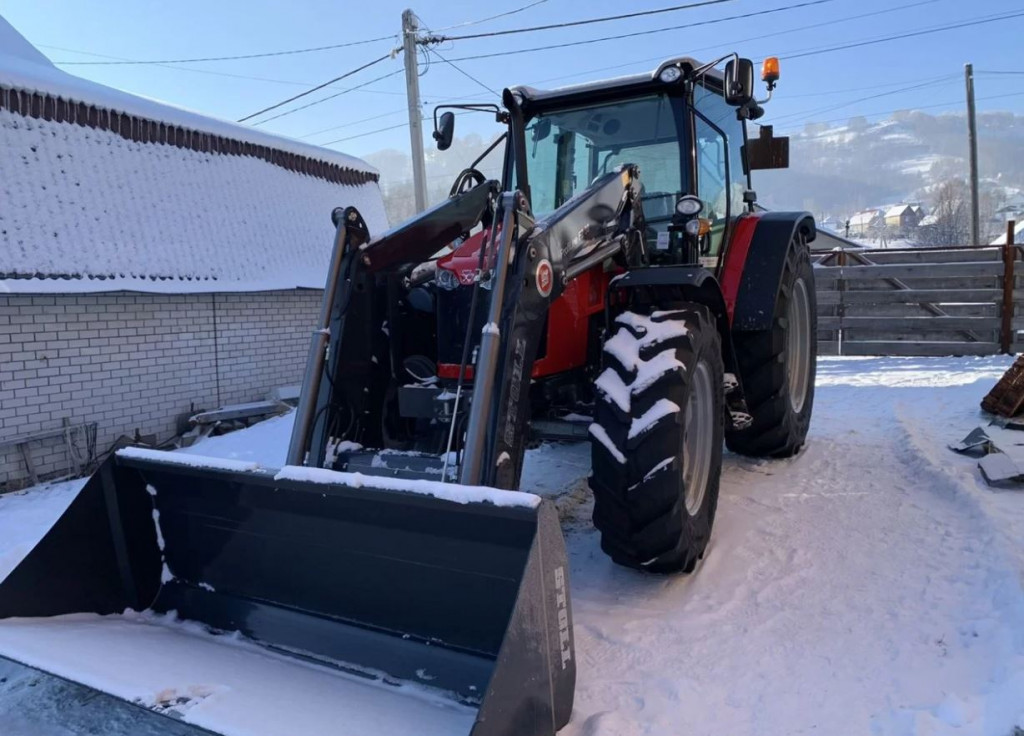 Услуги трактора погрузчика MF6713