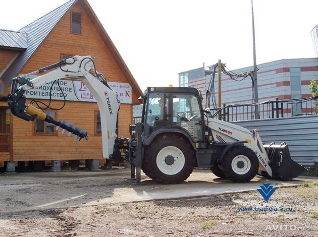 Услуги ямобура-экскаватора-погрузчика JCB