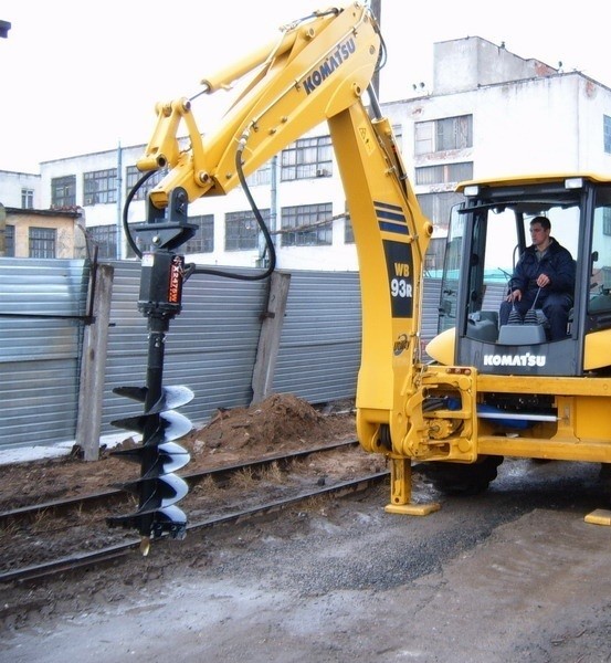 Услуги ямобура JCB