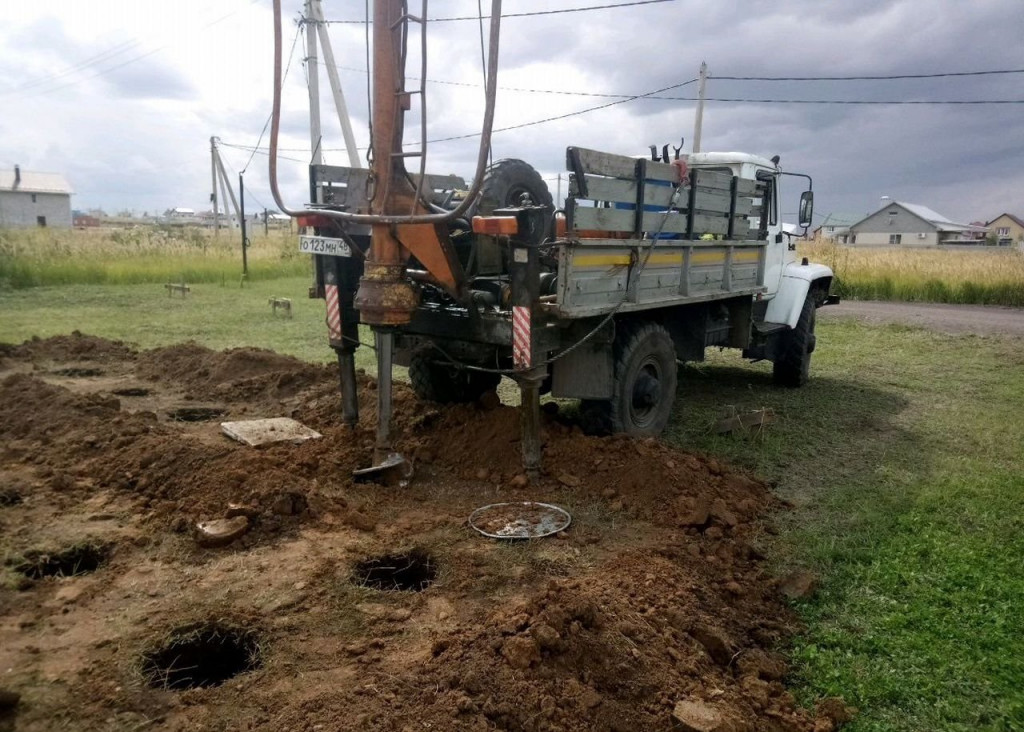 Ямобур. Услуги ямобура. бурение свай, газ бкм317 бу