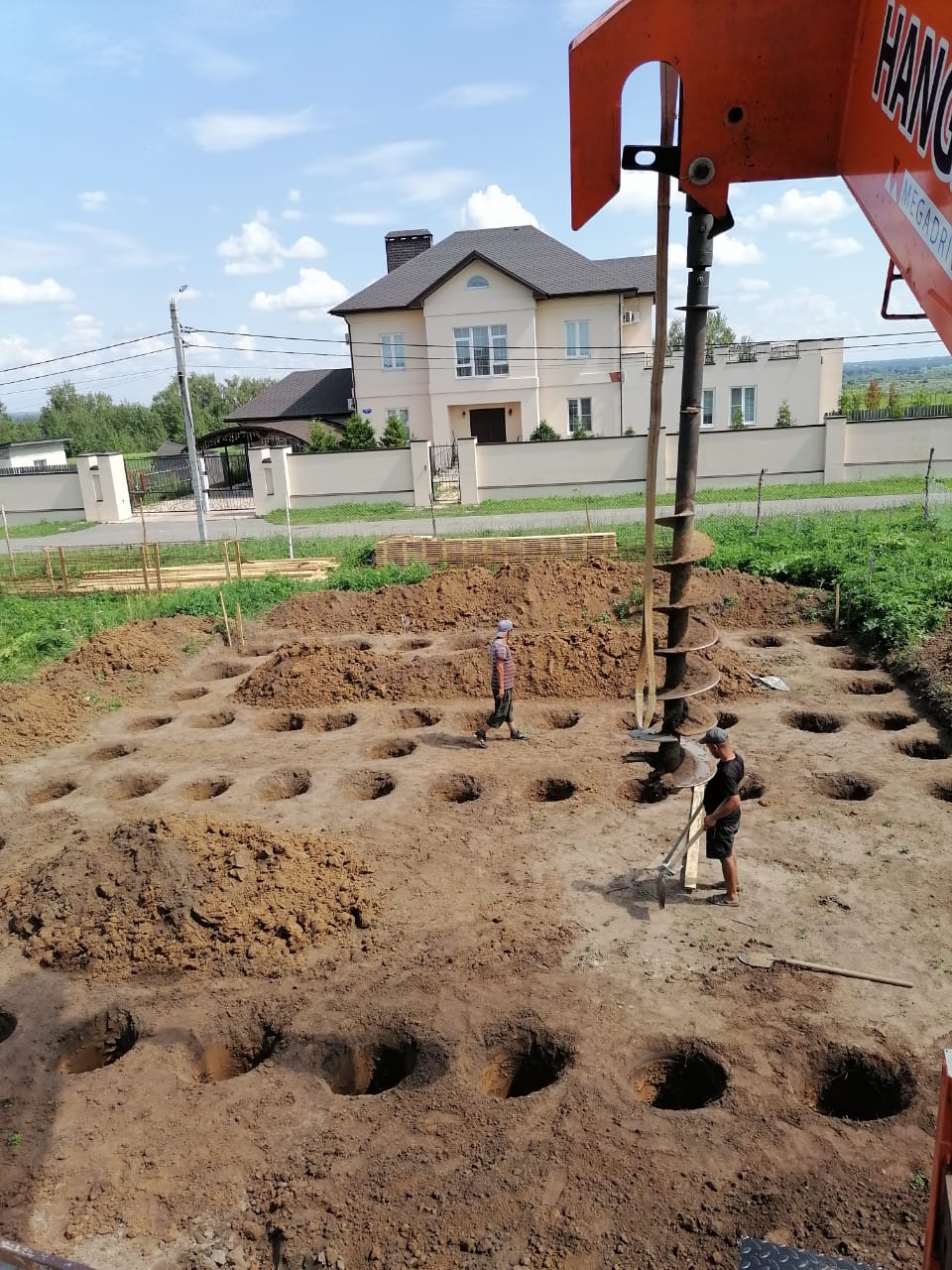 Ямобур в аренду, БКМ, буровые работы