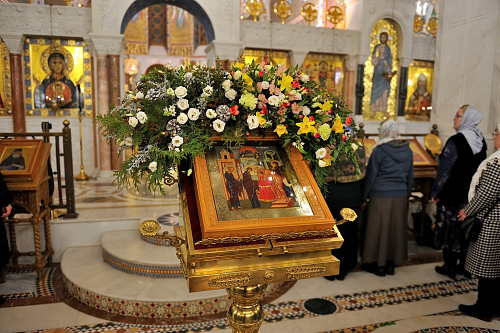 Всенощное бдение в покровском храме накануне праздника Сретения Господня. Фотограф: Сергей Андреев.