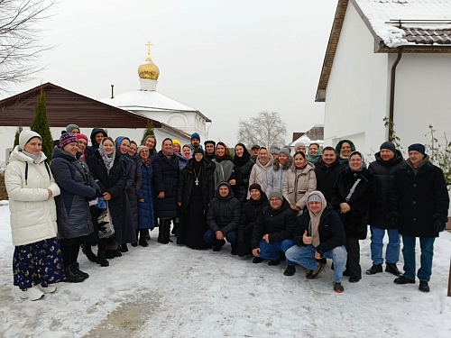 25-26 ноября состоялась молодежная поездка в Введенскую Оптину пустынь. Паломники также посетили Калужскую Свято-Тихонову пустынь и Свято-Успенский Гремячев монастырь.