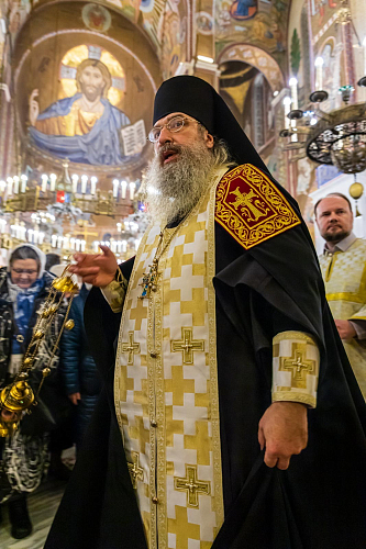  Всенощное бдение в Покровском храме накануне праздника Рождества Христова.   Фотограф Николай Чекин