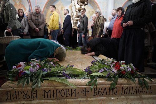 Чин погребения Святой Плащаницы с Крестным ходом в Покровском храме  Фотограф Олег Татаркин