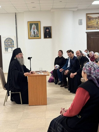 21 декабря 2025 года в храме Успения Пресвятой Богородицы в Матвеевском состоялась встреча с архимандритом Мелхиседеком (Артюхиным) на тему «Спасение в современном мире».