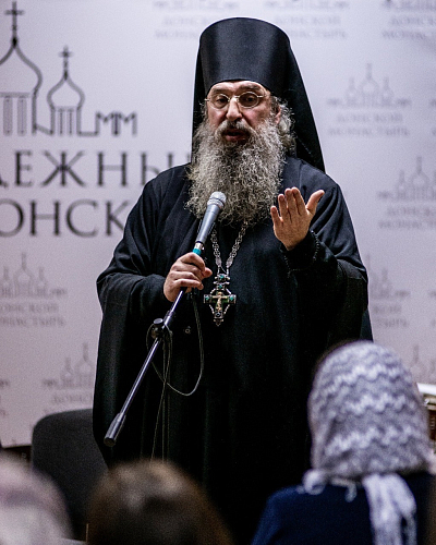 Архимандрит Мелхиседек (Артюхин) провел в Донском монастыре встречу с молодежью