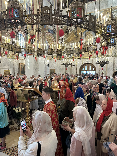 В воскресенье, 17 мая, в Покровском храме был совершен молебен перед началом экзаменов для учащих, учащихся и их родителей