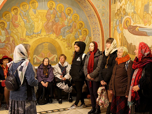 Клуб «Я шагаю по Москве» («Активное долголетие»): экскурсия в Покровский храм в Ясеневе