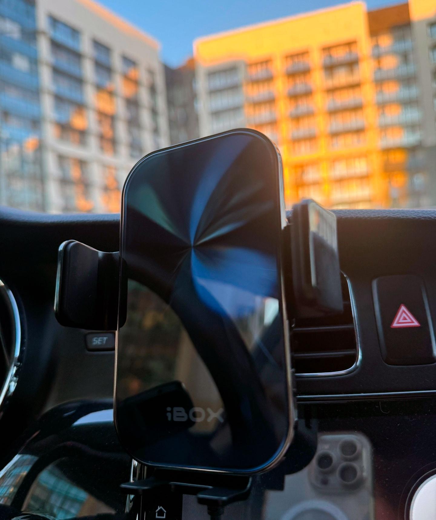 Крепление телефона iBOX TRON i8 с беспроводной зарядкой⚡