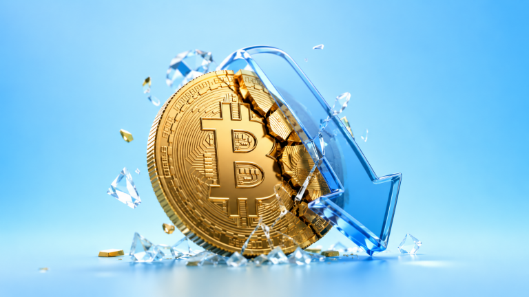 Биткоин упал ниже $73 000 впервые за несколько недель после новых ударов США по Ирану