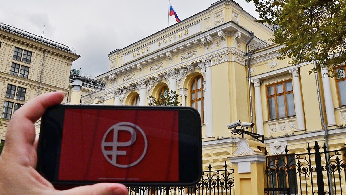 Цифровой рубль — третья форма национальной валюты наряду с наличными и безналичными деньгами, а не разновидность криптовалюты // Источник: Vladimir Baranov / Global Look Press