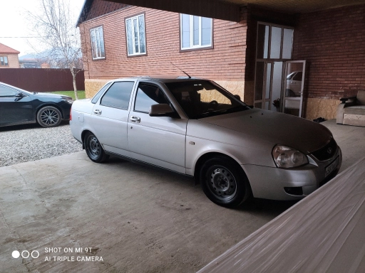ВАЗ Priora, 2013, 180000км