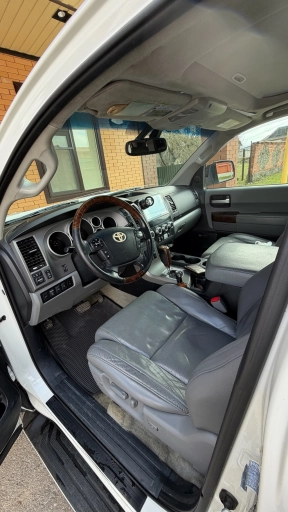 Toyota Sequoia, 2010, 260000км