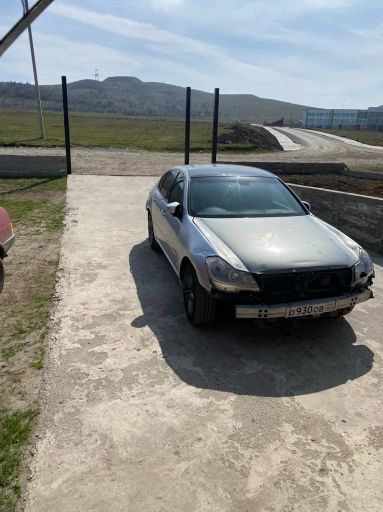 Nissan Fuga, 2009, 200км