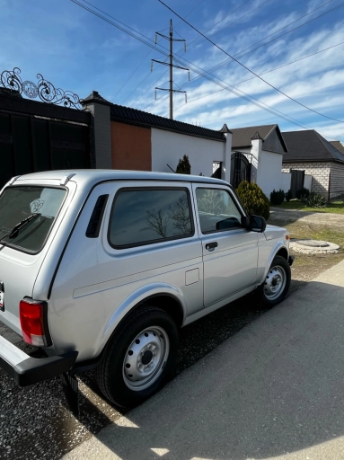 ВАЗ Niva, 2023, 67768км