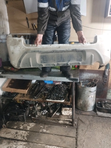 Бампер гранта задний