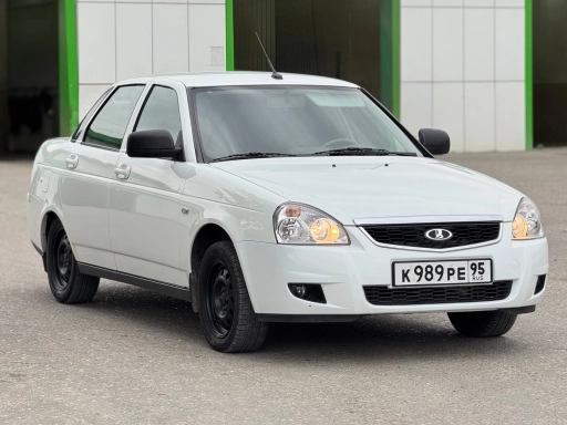 ВАЗ Priora, 2018, 214000км