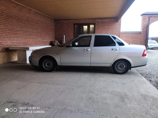 ВАЗ Priora, 2013, 180000км