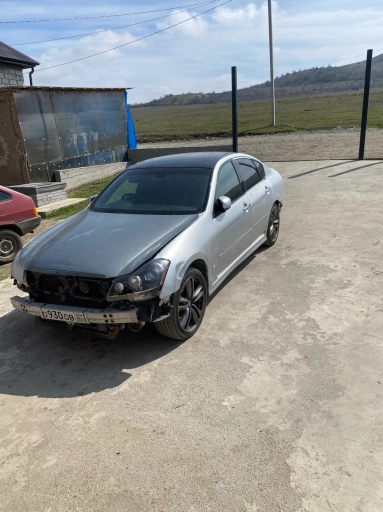 Nissan Fuga, 2009, 200км