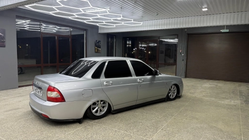 ВАЗ Priora, 2010, 200000км