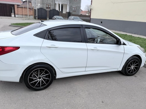 Hyundai Solaris, 2012, 200км