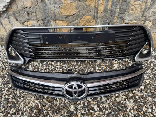 Решетка Радиатора Camry v55 Оригинал