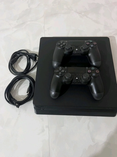 Playstation 4 slim