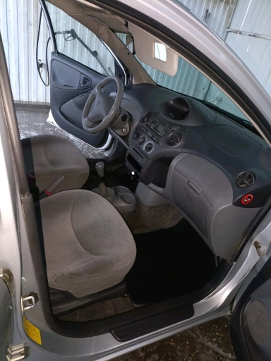 Toyota Yaris, 2000, 220000км