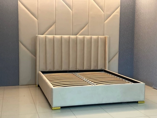 Кровать двухспальная с подъемным механизмом