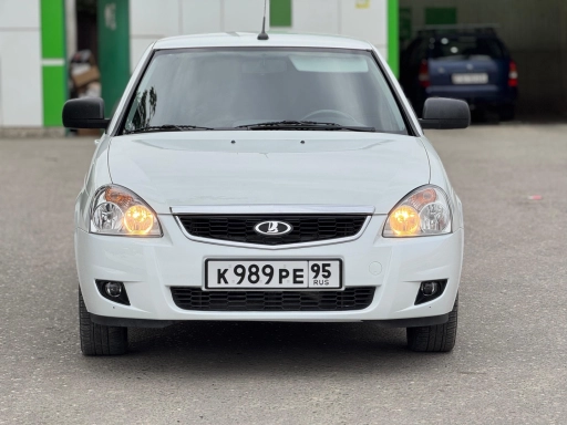 ВАЗ Priora, 2018, 214000км