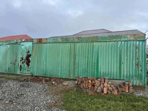 Бытовка, Собственник