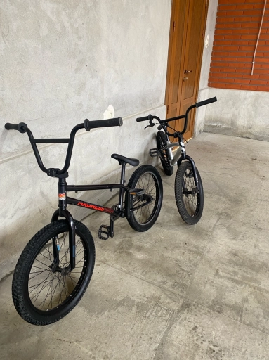 Велосипед BMX трюкач