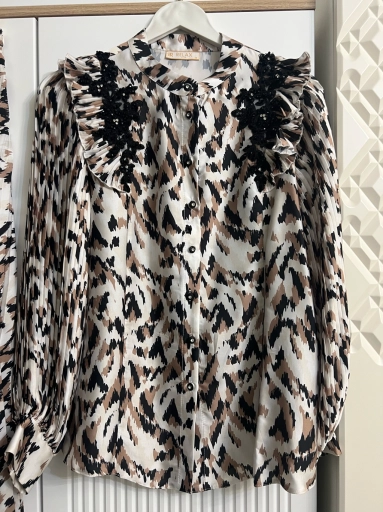 Костюм (блузка и юбка)