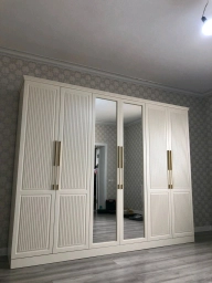 Шкаф