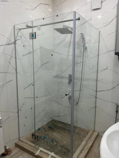 Безраное остекление