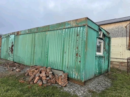 Бытовка, Собственник