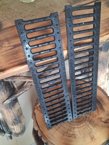 Чугунная решетка